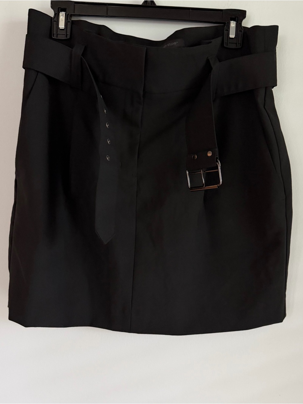 express design studio NWT black belted mini skirt size 10 high waist